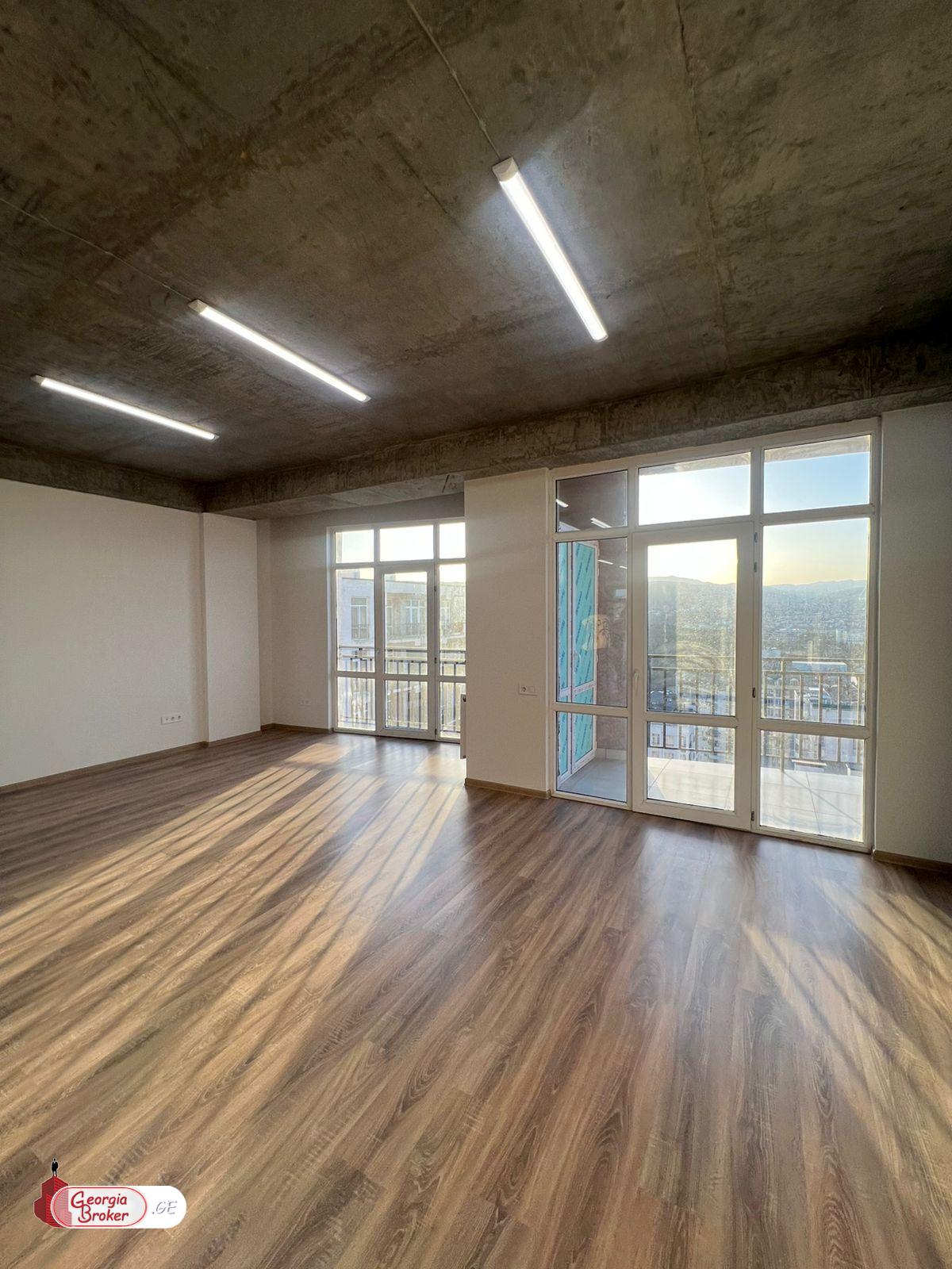 продается квартира с новым ремонтом 6-комнат